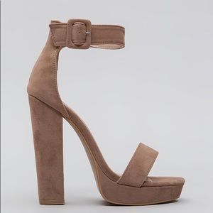 Go jane chunky heels beige